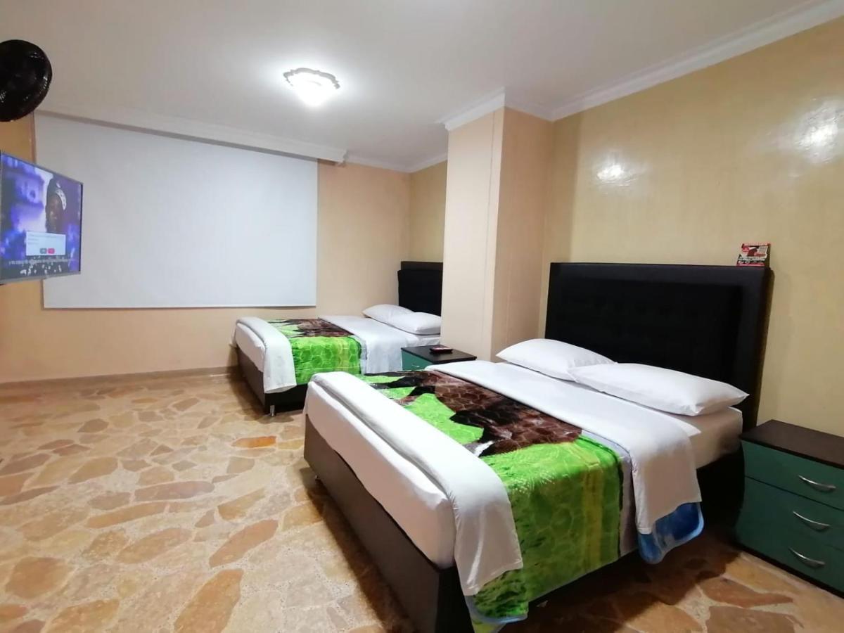 Hotel Golden Suite Pereira Esterno foto