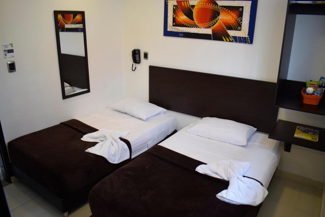 Hotel Golden Suite Pereira Esterno foto
