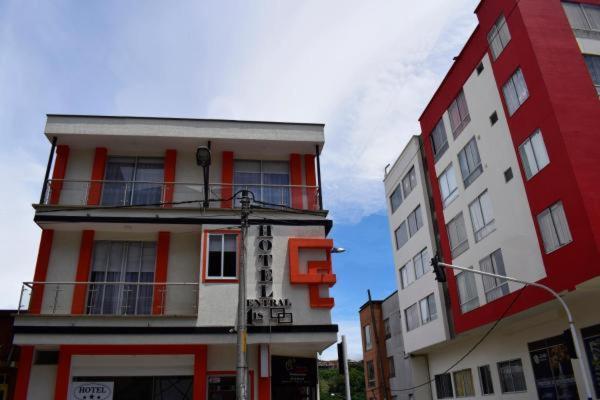 Hotel Golden Suite Pereira Esterno foto